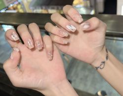 -初心纹眉洗眉·美睫专业店