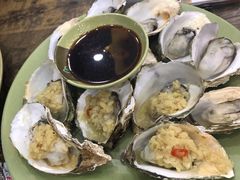 炭烧蒜蓉生蚝-贞姨美食·老字号海鲜大排档