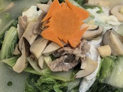 -荣誉海鲜酒楼(海湾店)
