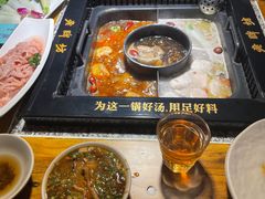 -老牌坊云南鱼豆花火锅(哈西万达店)