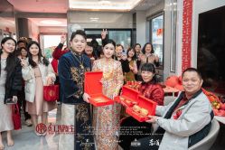点击看大图 -LOVE SHINE婚纱·红鼎庄龙凤褂·妈妈装定制