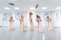 -深舞形体民族舞蹈工作室