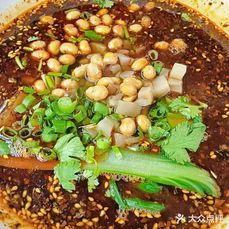 回民街地铁口嘹咋咧的美食~酸辣粉