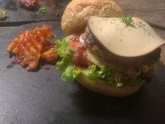 -HIGH FIVE哈福手工汉堡(桂林路店)