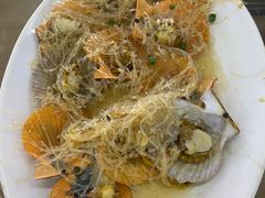 蒜蓉粉丝蒸扇贝-明记海鲜大排档(巽寮湾店)