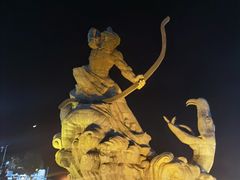 -巴陵广场