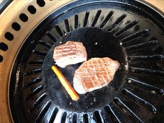 上等牛舌-炼火烤肉店