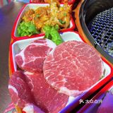 夏季夜生活最大的快乐就是下班后和小姐妹去吃烤肉！