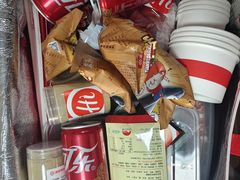 -海底捞火锅(曹安公路店)