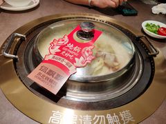 -锅飘飘·东北铁锅炖(雨花客厅店)