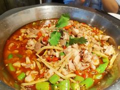 -兔行天下-鸿鹤鲜锅兔(中海国际店)