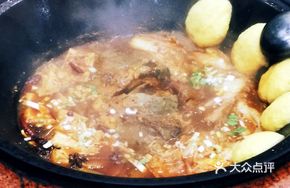 Quality Iron Pot Stewed Fish