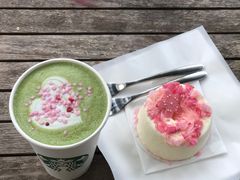 樱绽草莓茶拿铁-星巴克(兰桂坊店)