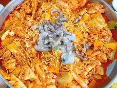 -亲昵春川鸡排(韩国美食街店)