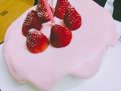 草莓云朵奶昔-可丽可丽·生日蛋糕·下午茶(厦门鹭港店)