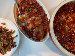 渝信毛血旺-渝信川菜 · 川味家常菜(财富购物中心店)