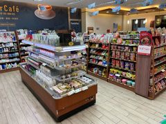 零售区-全家便利店(上丰路店)
