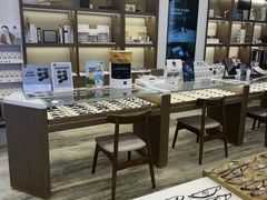 -三目眼镜·蔡司视觉合作店(青浦宝龙店)