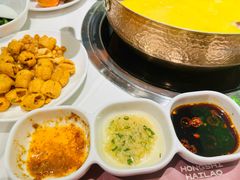 -洪氏嗨捞·广东猪肚鸡·椰子鸡火锅(西咸万象城店)