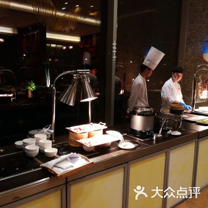 烟台金海岸希尔顿酒店开自助餐厅