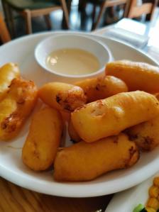 带爸妈来珠海过周末去完会同村之后找到这间开在学校里面的餐厅因为不