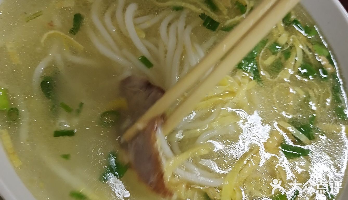 两个人吃的饱饱的！料还是可以的