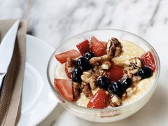 野莓核桃蜂蜜希腊酸奶-The Rug Cafe(王府中环店)