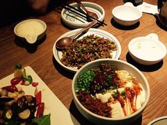 -云海肴·汽锅鸡·云南菜(天山百盛优客店)