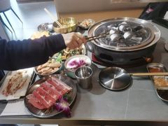 -围炉肉舍•炭烤活鳗•丹东海鲜烤肉(步行街店)