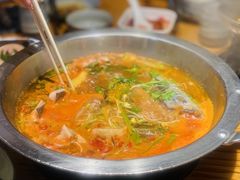 -野山舂·贵州现舂酸汤火锅(鸿通城店)