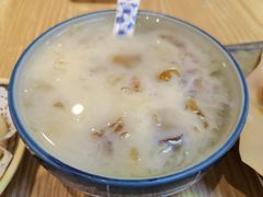 银耳桃胶炖鲜奶-藤原肠粉店