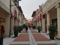 -佛罗伦萨小镇广佛名品奥特莱斯(疏港路店)