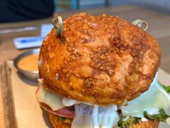双蛋指椒牛肉汉堡-魏客咖啡(中铁中心店)