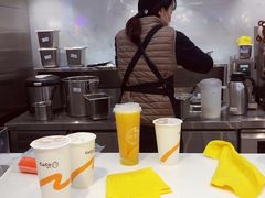 -CoCo都可(湖滨银泰店B区店)