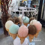 三里屯野人牧坊免费送的冰淇淋挂件上了新颜色～