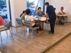 用餐区-鲸鱼先生·海鲜烤肉海景餐厅