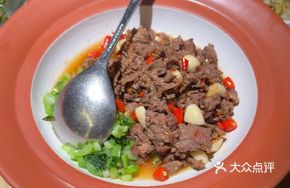 Stir-Fried Qinuan Beef in Eighteen Seconds