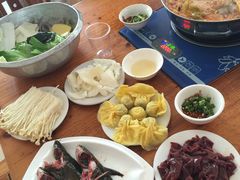 -苗伯妈酸汤火锅