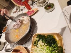 -左庭右院鲜牛肉火锅(金山万达店)