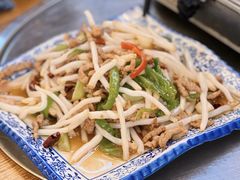 毛草根炒肉丝-老味道1992(武当山店)