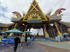 -七彩云南欢乐世界