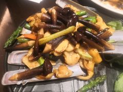 黑鸡枞绿芦笋爆炒竹蛏皇-环球港凯悦 · 享悦中餐厅