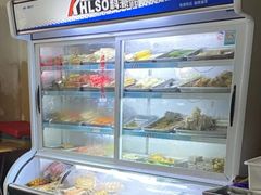 自助取餐区-陈氏老字号十三小炸炸店