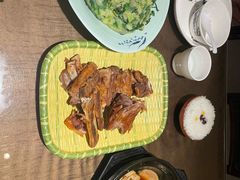 -东口码头·烧鸽子·鱼头泡饼·地方菜(金鹰悦城店)