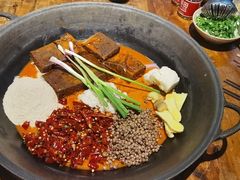 -四小区火锅·巷子里的重庆火锅(花照壁店)