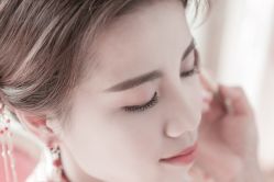 -现代经典婚纱摄影