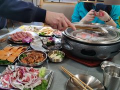 -围炉肉舍•炭烤活鳗•丹东海鲜烤肉(步行街店)