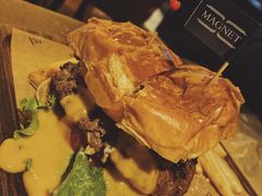 奥特曼芝士汉堡-Magnet磁食(同德店)