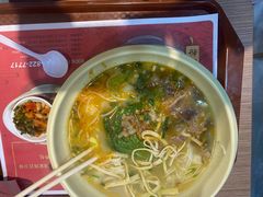 -熊大师牛羊粉(红谷凯旋店)