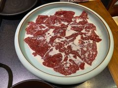 鲜奶捞牛肉-沸炉重庆老火锅(军事博物馆店)